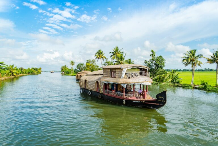 Top Sightseeing Spots in Alappuzha – The Soul of Kerala’s Backwaters